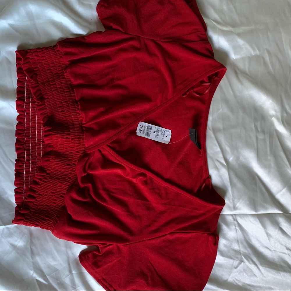 Red cropped women’s blouse